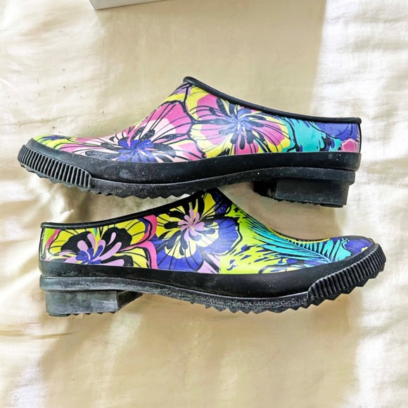 LOAFERS, WATERPROOF, RUBBER, LADIES 8, FLORAL PATTERN IN PINKS, YELLOWS, BLUES, - Picture 6 of 9